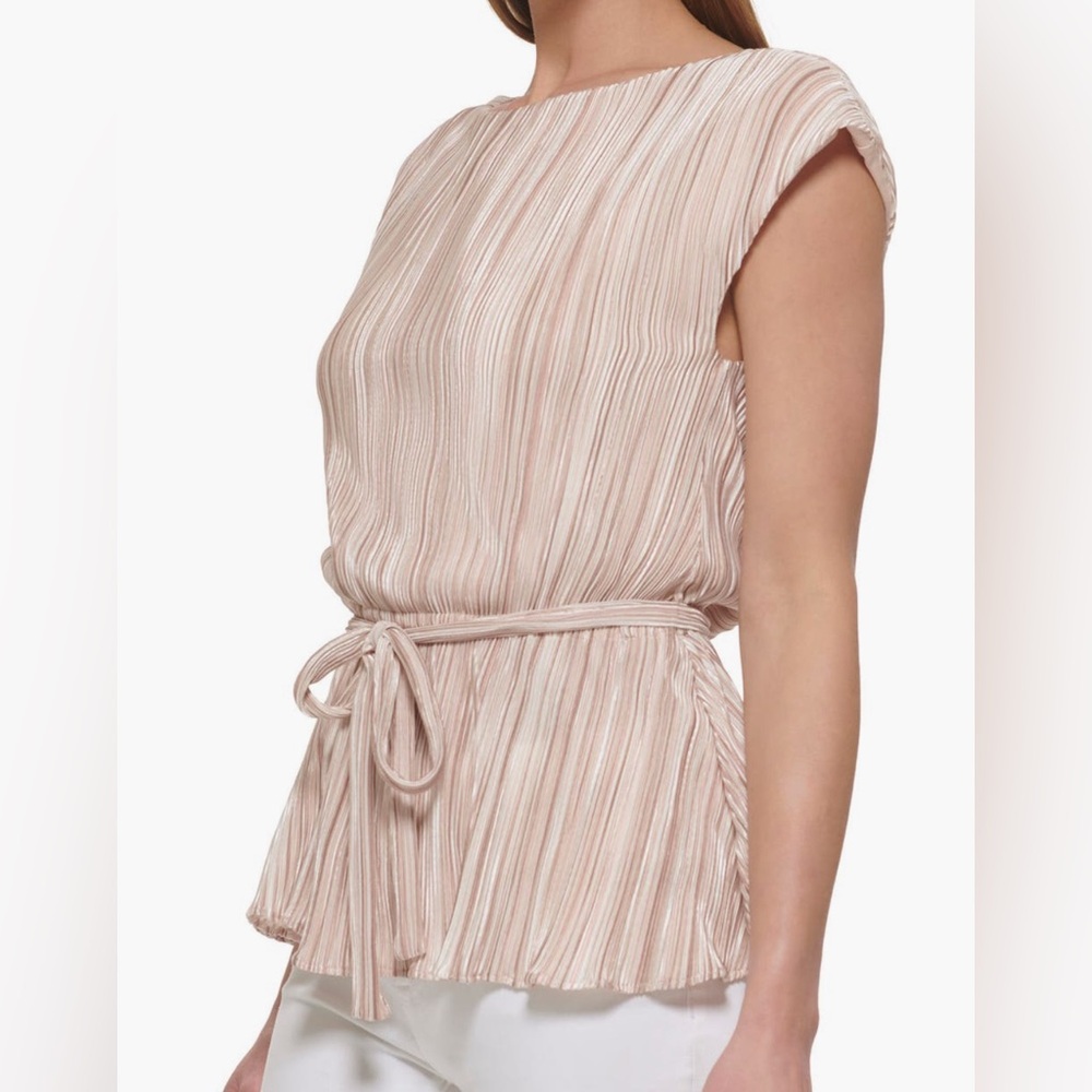 DKNY Rippling Plissé Pleated Cap Sleeve Peplum Top with Belt, Small